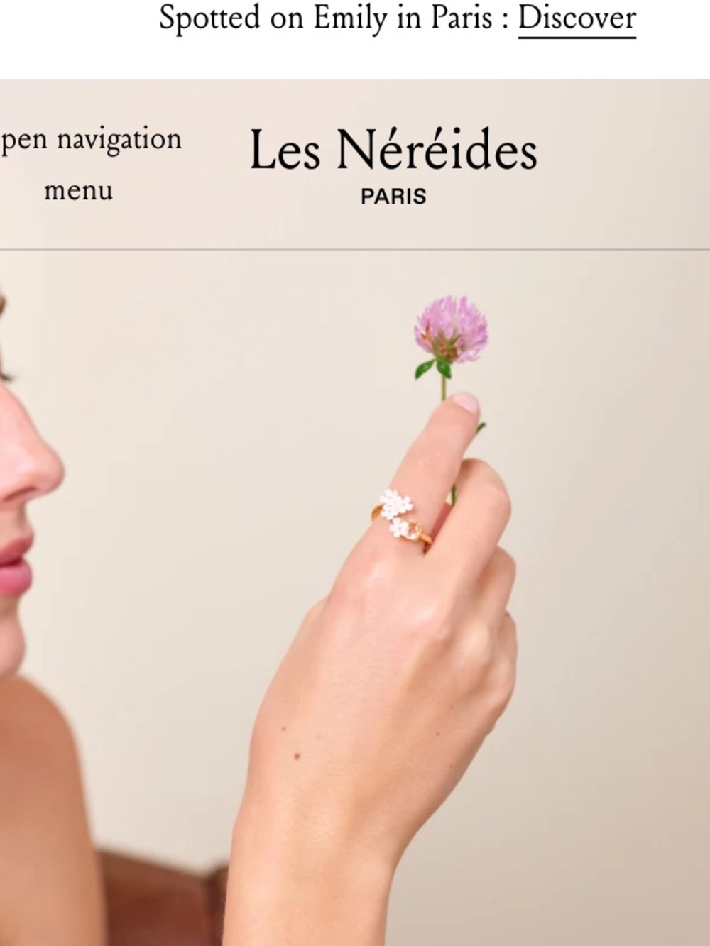 LES NEREIDES Gold-Tone Verbena Flower and Round Stone Adjustable Me and You Ring